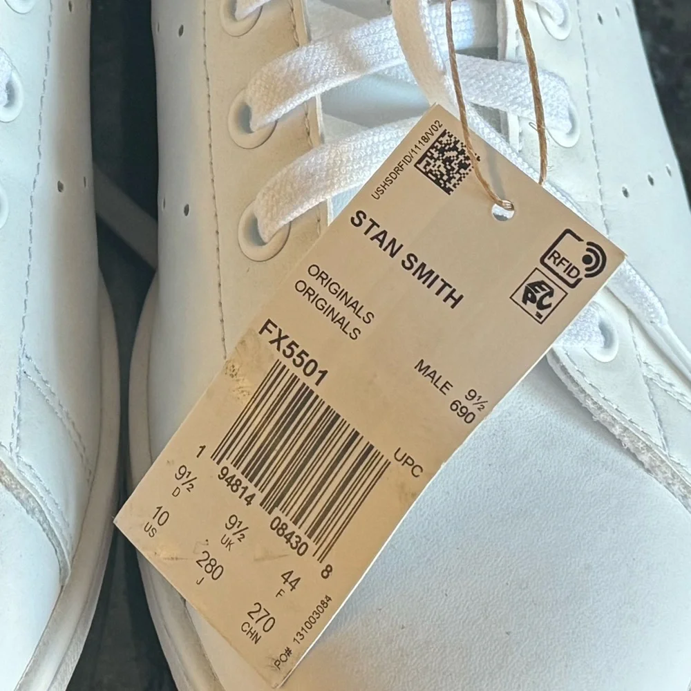 Stan Smith Adidas White Sneakers with dark navy - Picture 2 of 5